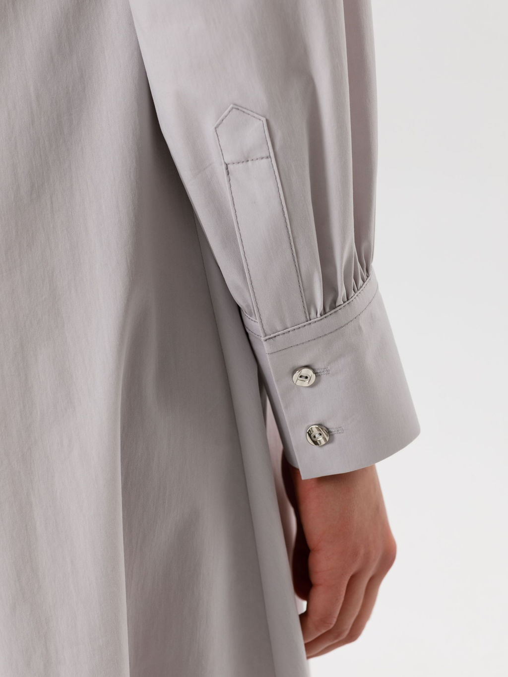 Платье с длинным рукавом