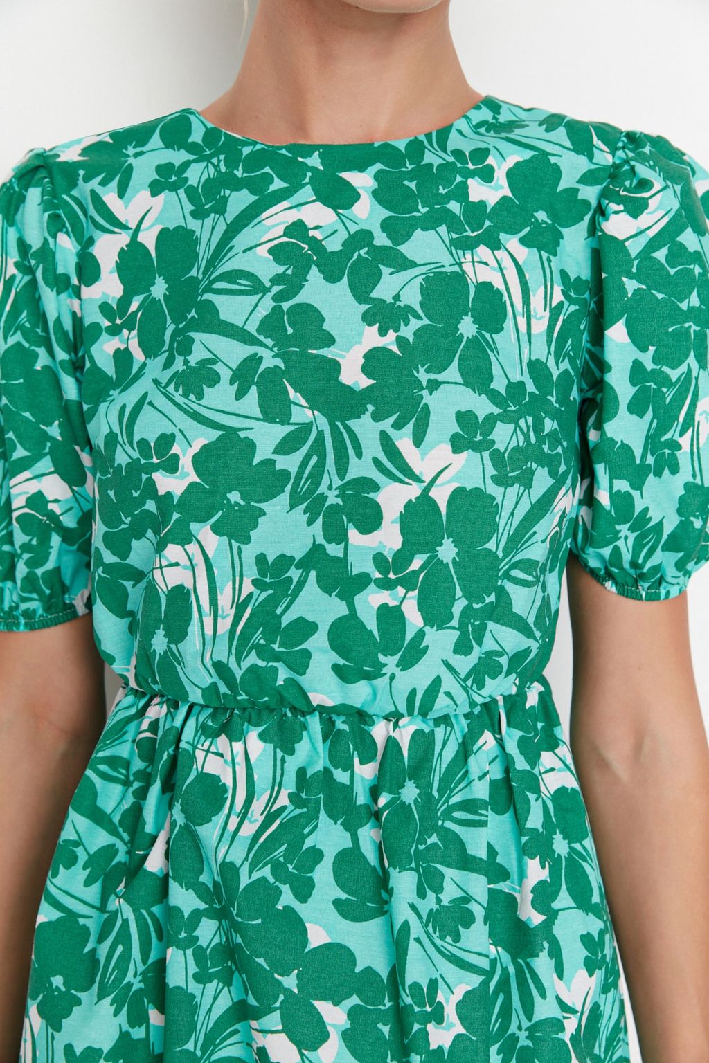 Yesil Cicekli Skater/Belden Ac?lan S?rt Detayl? Mini Dokuma Elbise TWOSS22EL2858