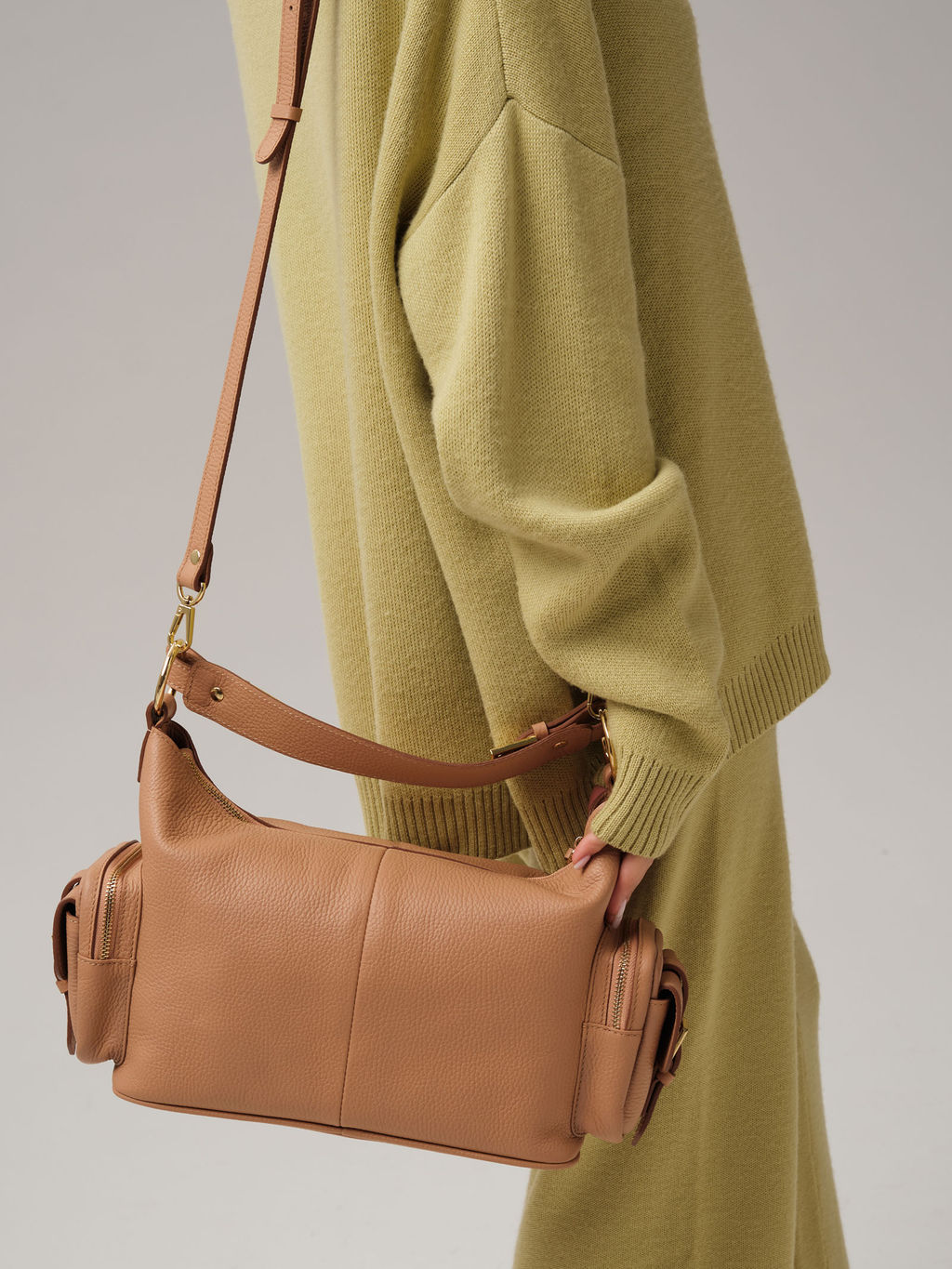 Кожаная сумка Deboro 31078 бежевая нуга