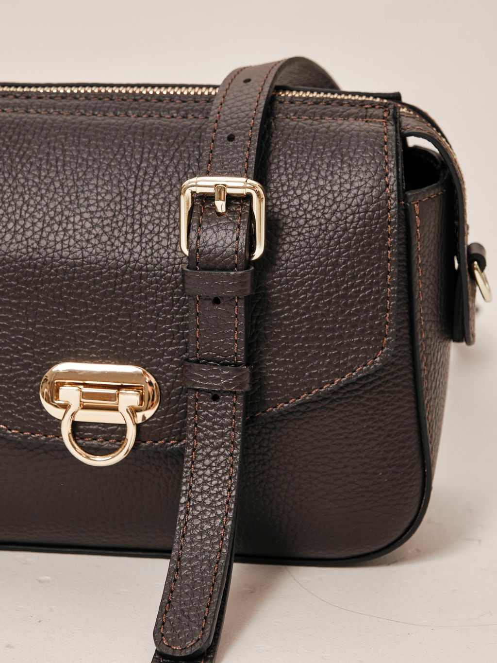 Сумка через плечо Azaro 3684 темно-коричневая