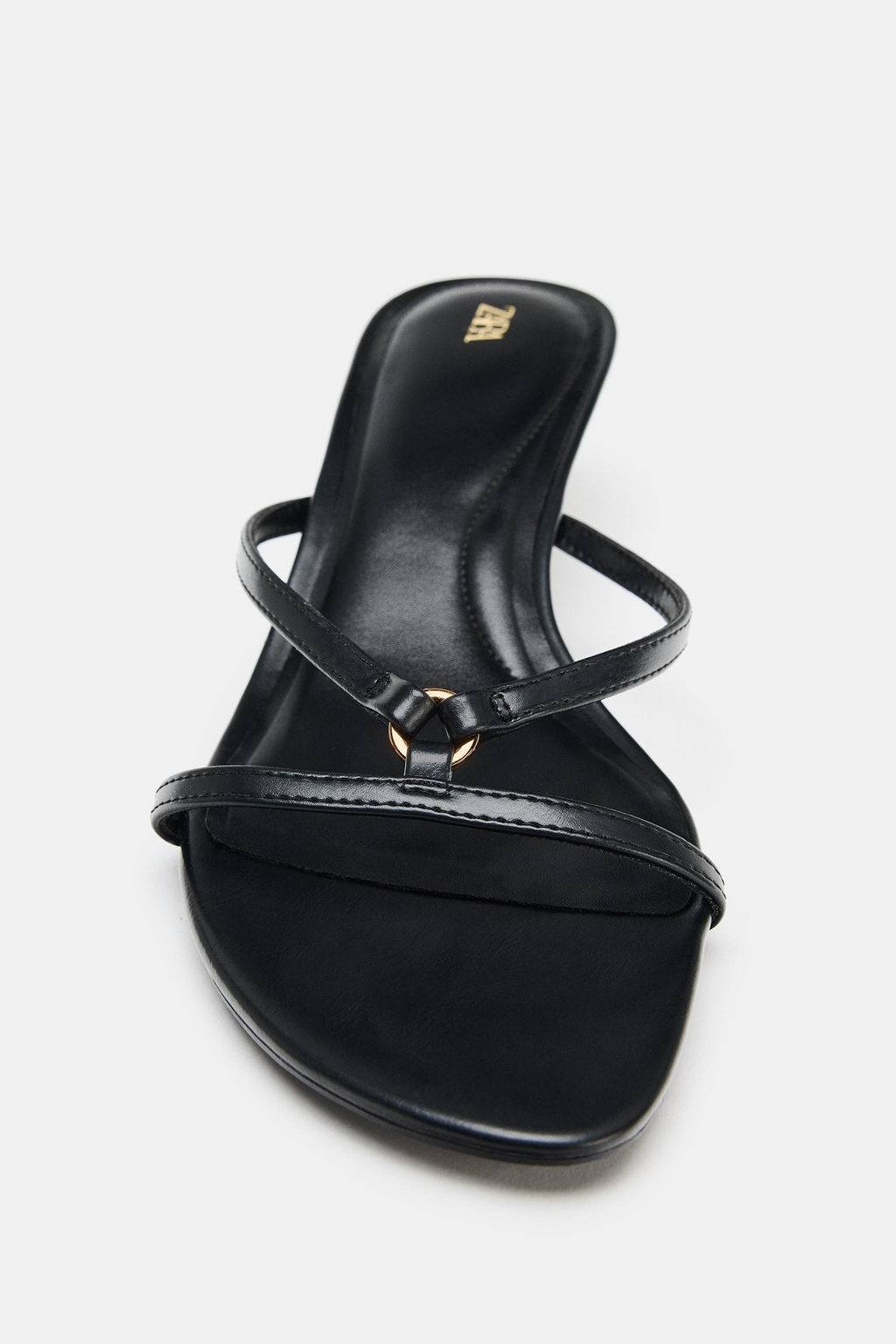 SANDALIA KITTEN DETALLE MET?LICO / Negro - Zara фото 3