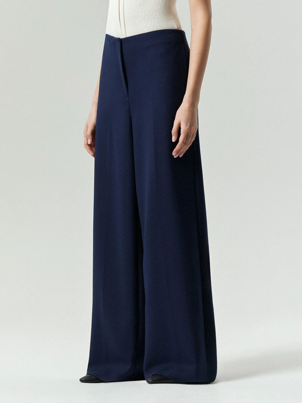 Брюки Emka широкого кроя тёмно-синий вискоза  фото 3