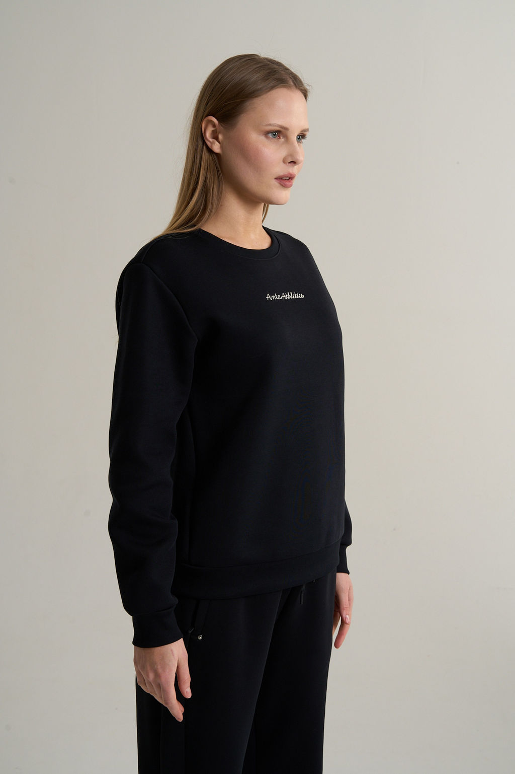 Свитшот Черный TRN ESSENTIAL Sweatshirt