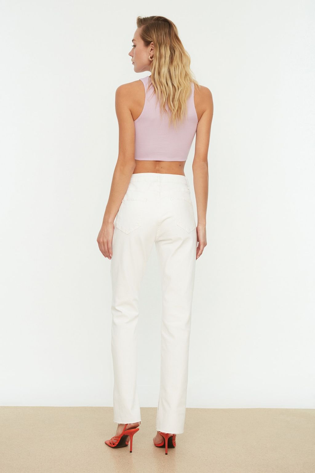 TRENDYOLMILLA Siyah Y?rtmacl? Yuksek Bel Flare Jeans TWOAW22JE0382  фото 29