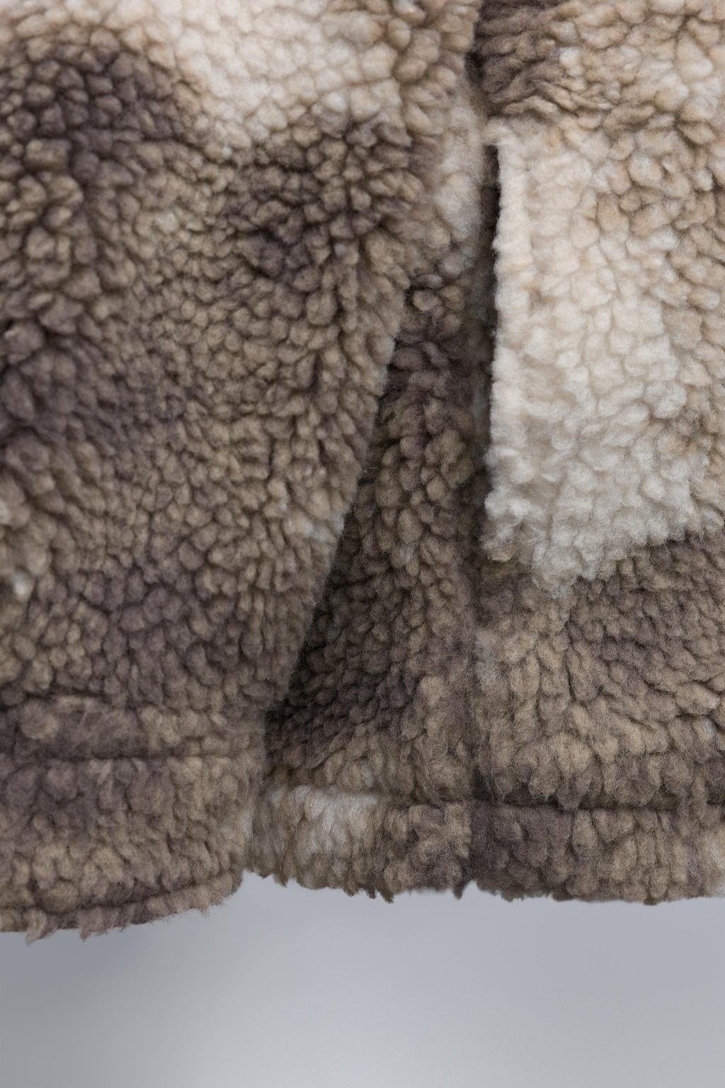 TIE-DYE FAUX SHEARLING OVERSHIRT WITH PATCHES - Zara фото 6