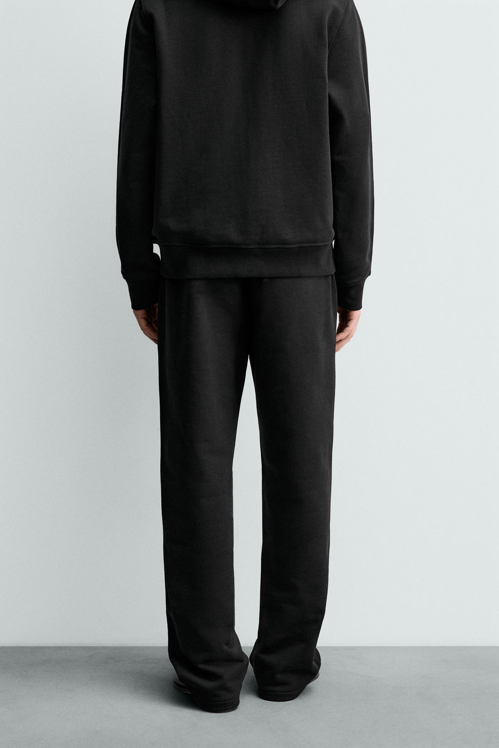 PANTAL?N JOGGER HEAVYWEIGHT REGULAR FIT ORIGINS / Negro - Zara фото 3