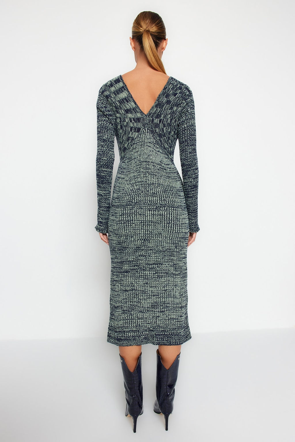 TRENDYOLMILLA Siyah Midi Triko Degrade Elbise TWOAW24EL00016 фото 13