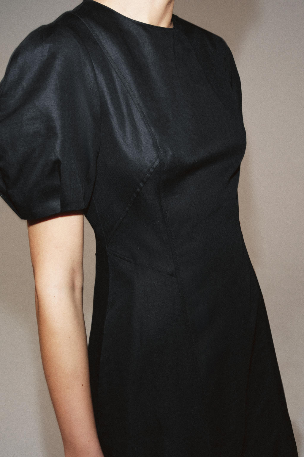 VESTIDO MIDI CON LINO ZW COLLECTION / Negro - Zara фото 4