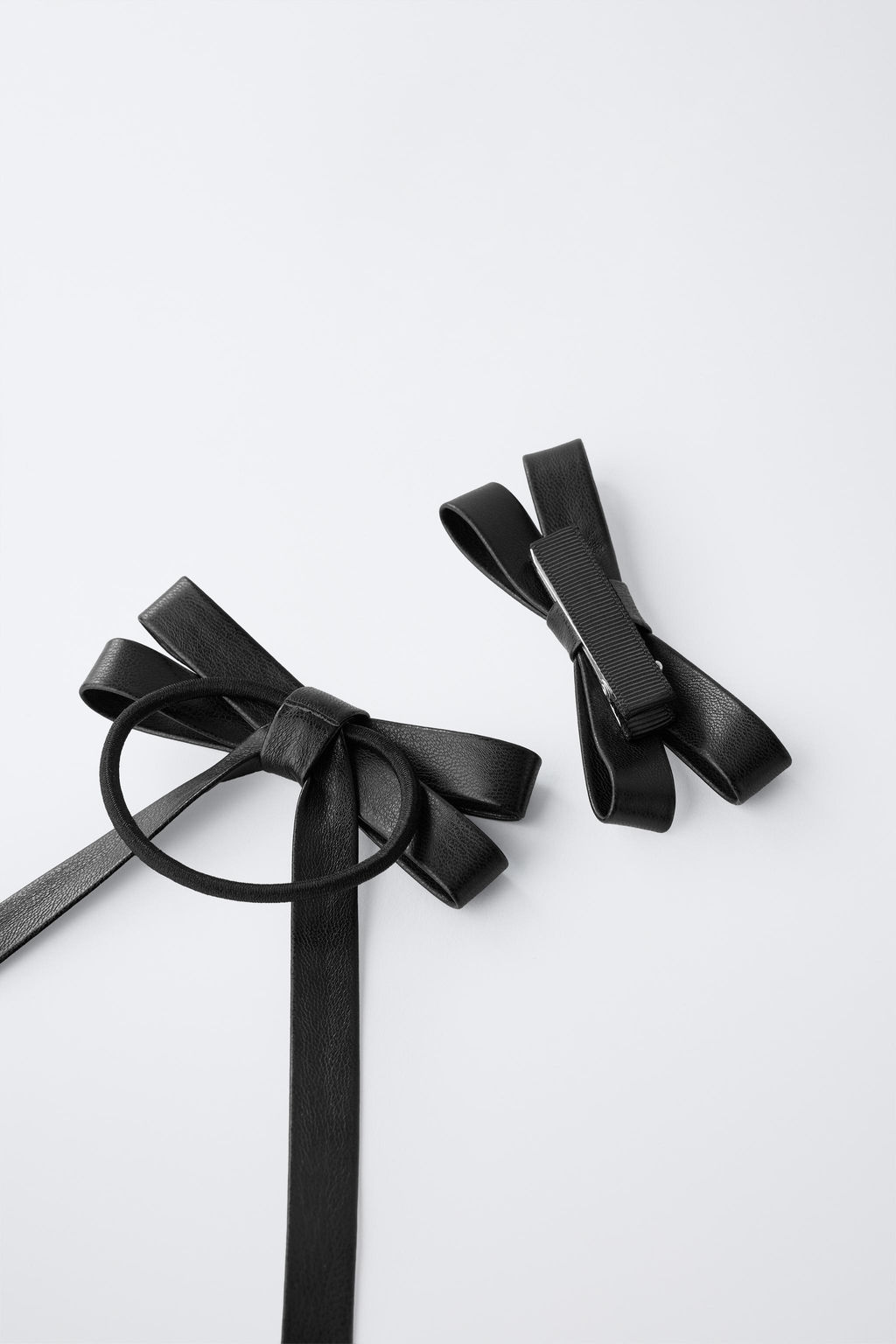 PACK OF HAIR CLIP AND LEATHER EFFECT BOW SCRUNCHIE - Zara фото 2