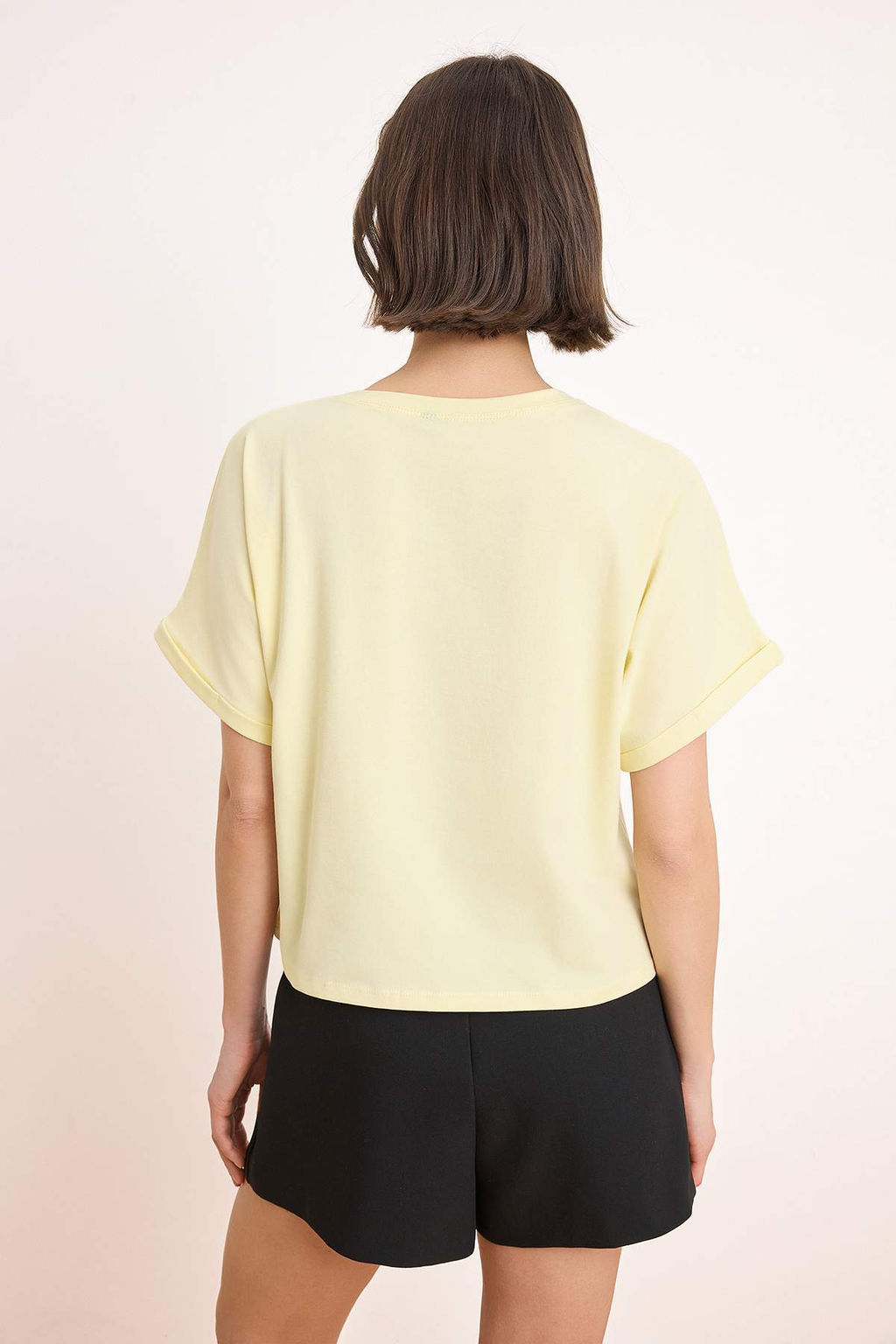 Ac?k Sar? Cicek Nak?sl? Regular/Normal Kal?p Orme T-Shirt TWOSS26TS00222 - Trendyolmilla фото 4