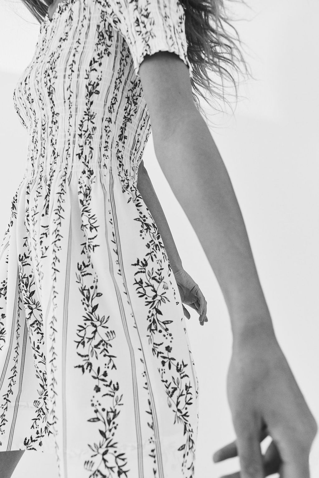 Vestido off-the-shoulder con cuerpo nido de abeja - H&m фото 4
