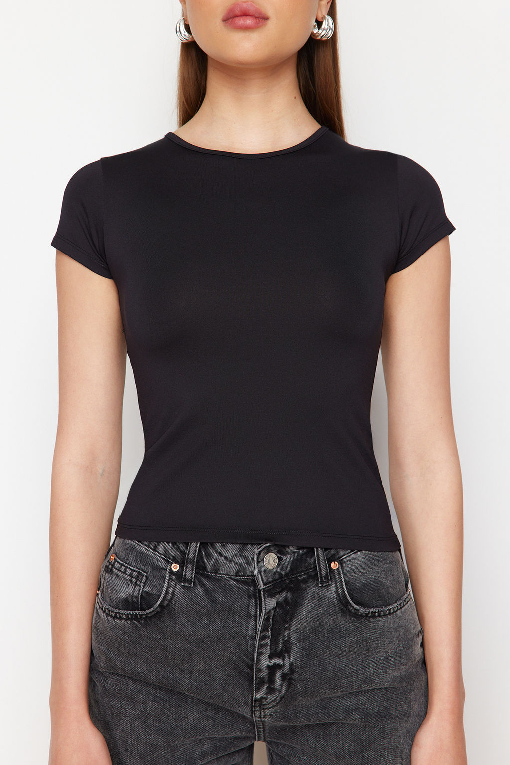 TRENDYOLMILLA Beyaz Poliamid K?sa Kol Bisiklet Yaka Fitted/Vucuda Oturan Orme T-Shirt TWOSS24TS00238  фото 8