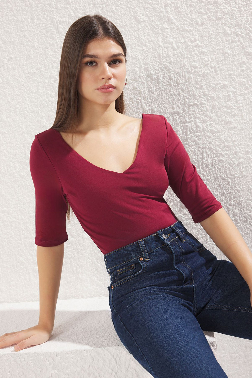 Trendyolmilla Tas Fitted/Vucuda Oturan V Yaka S?rt Dekolteli Esnek Orme Bluz TWOSS25BZ00083 фото 2