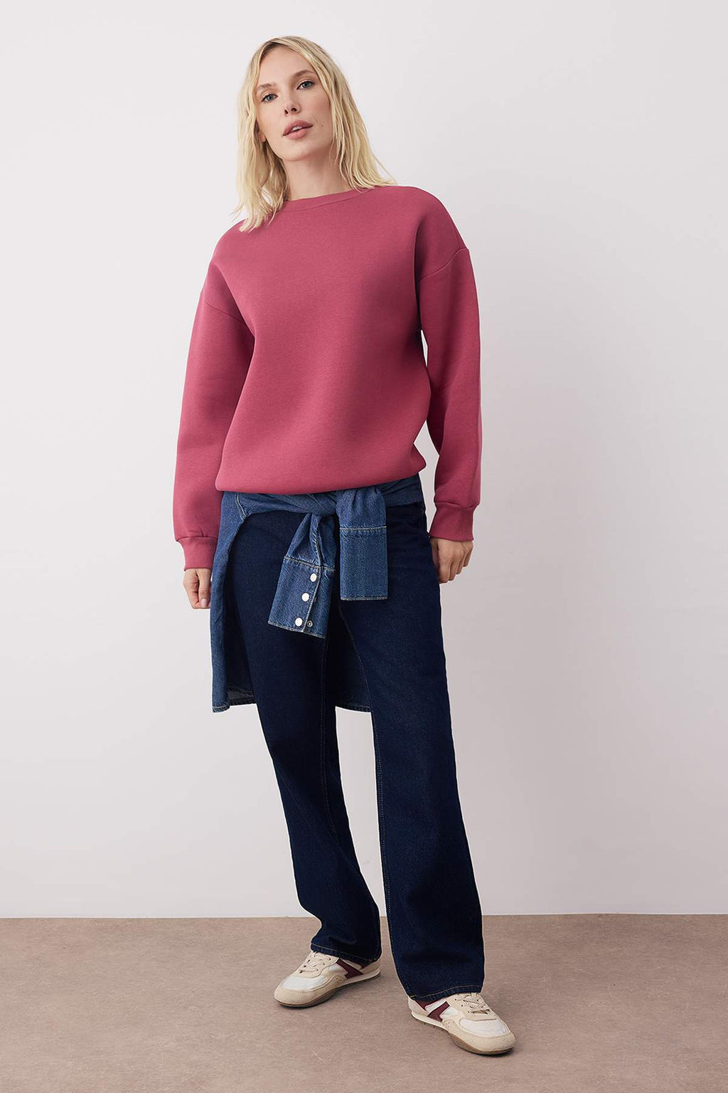 Gul Kurusu Oversize/Rahat Kesim Bisiklet Yaka Kal?n/Ici polarl? Orme Sweatshirt TWOAW24SW00102