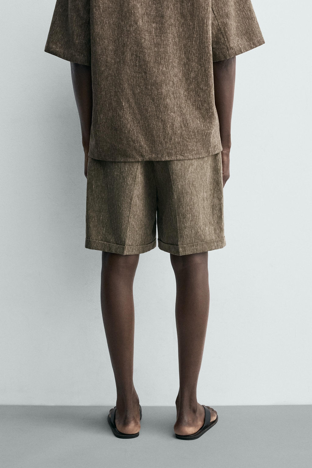 BERMUDA RELAXED FIT PLIEGUES / Khaki