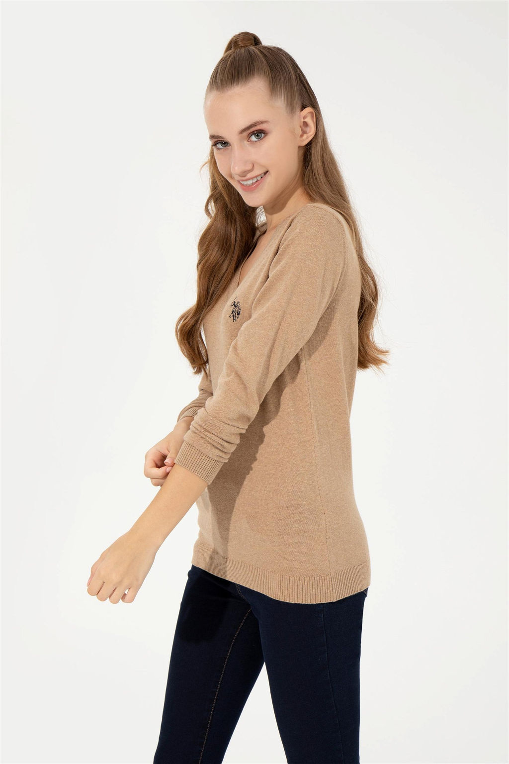 U. S. Polo Assn Женский базовый свитер светло-коричневого цвета с v-образным вырезом меланжевого цвета - U.s. polo assn фото 9