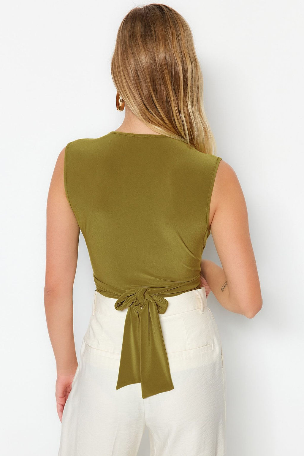 Yesil Baglama Detayl? V Yaka Fitted/Vucuda Oturan Esnek C?tc?tl? Orme Body TWOSS23BD00055