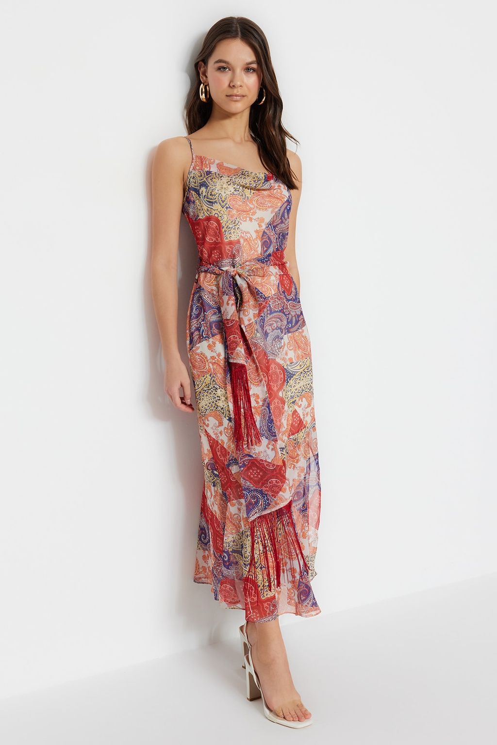 TRENDYOLMILLA Lila Etnik Desenli Kusakl? A Kesim Puskul Detayl? Maxi Astarl? Sifon Dokuma Elbise TWOSS23EL01777