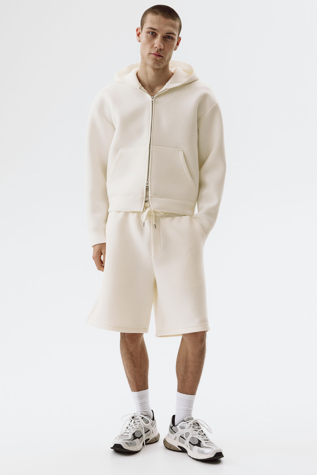 Pantal?n corto efecto neopreno Relaxed Fit - H&m фото 5