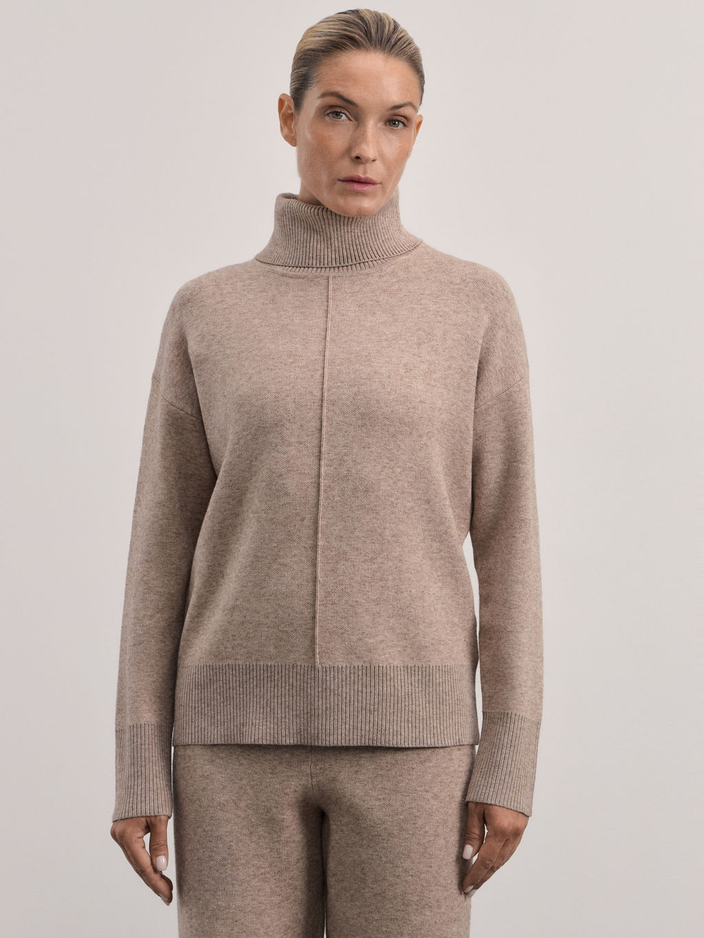 Джемпер из вискозы со швом / Zarina  фото 3