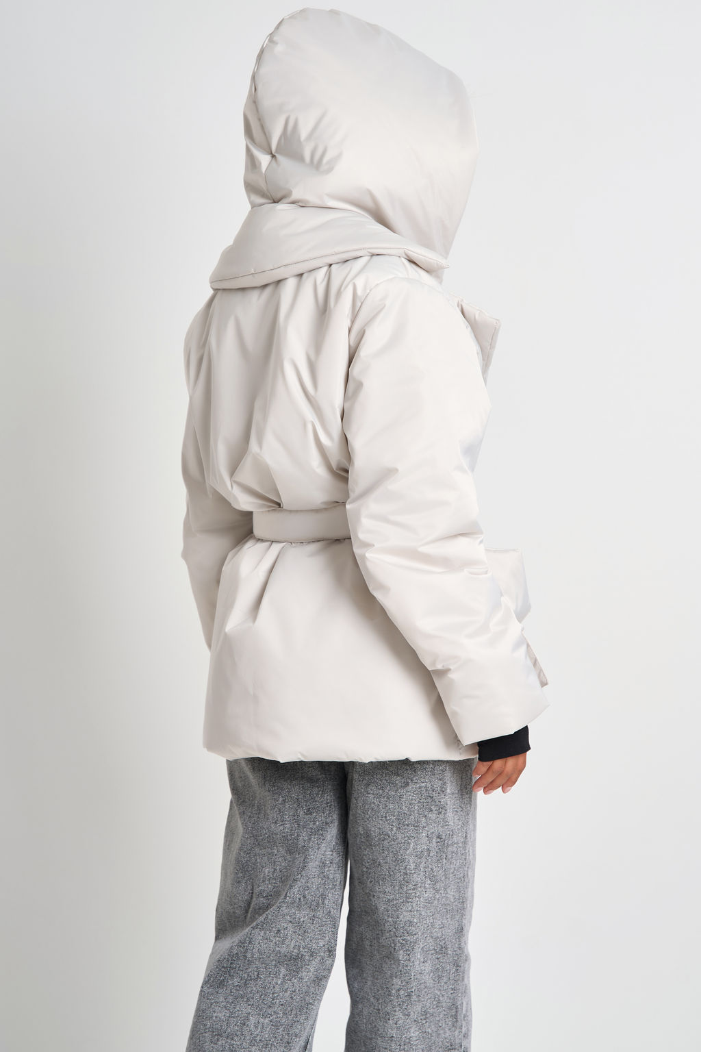 Куртка утепленная со съемным капюшоном жемчужная