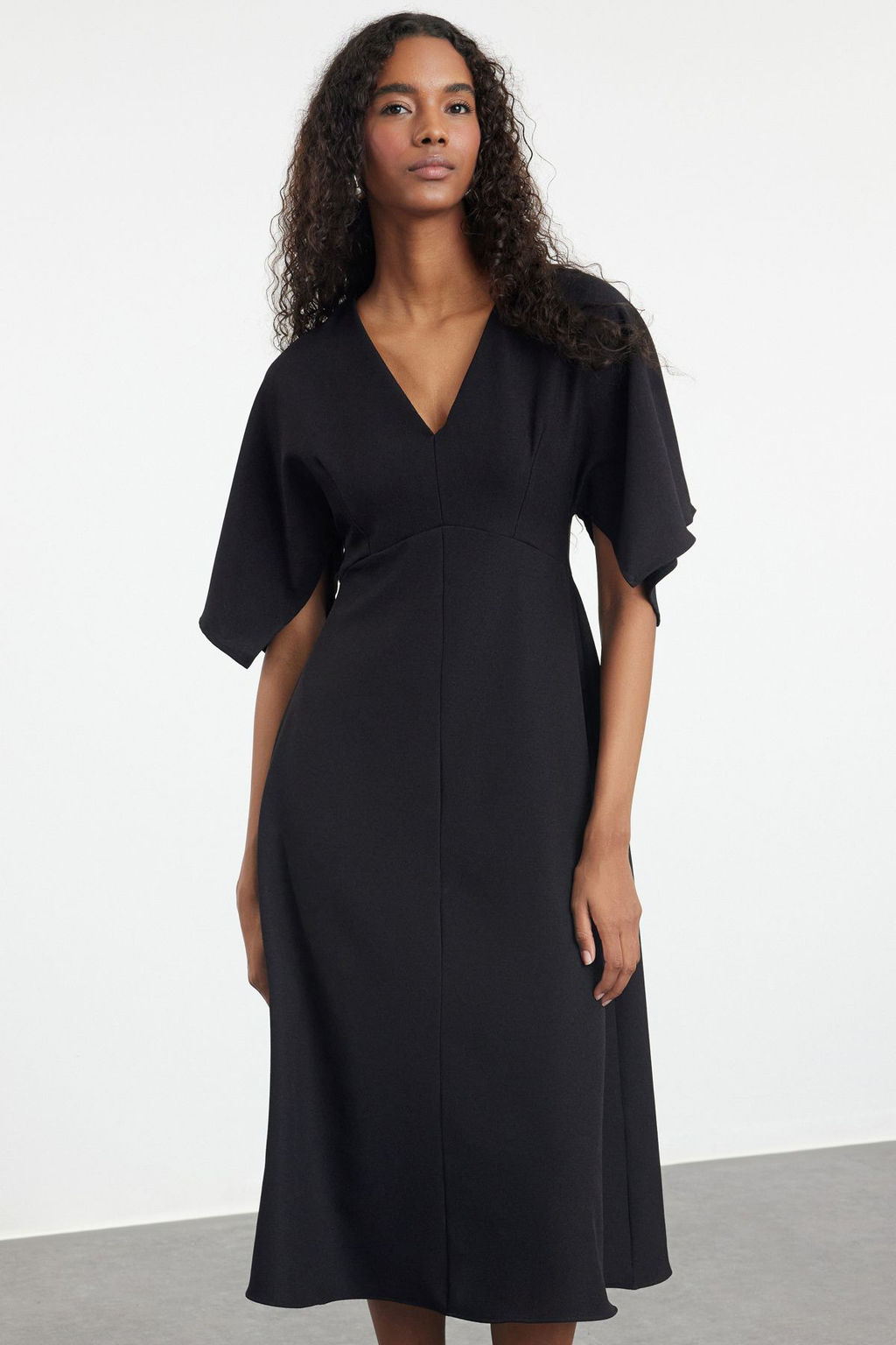 Siyah Melek Kol Detayl? A Kesim Etegi Volanl? Midi Dokuma Elbise TWOAW25EL00189 - Trendyolmilla фото 2