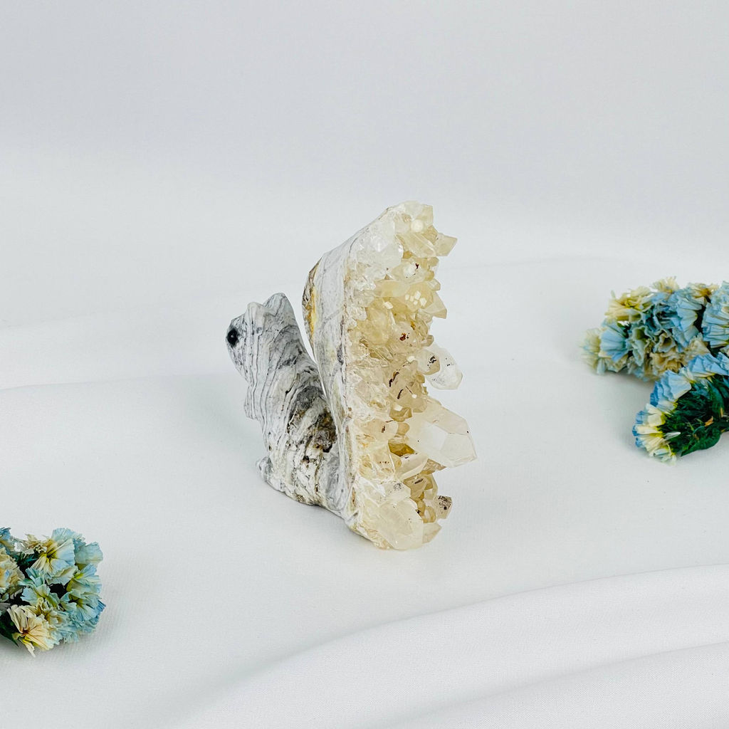 Белка из камня с друзами Горного Хрусталя - Радуга самоцветов фото 4