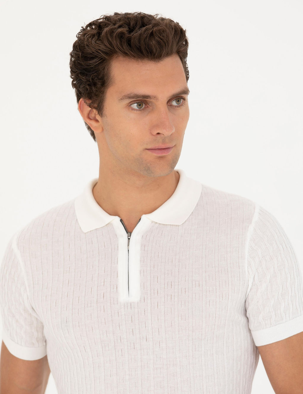 Белая приталенная трикотажная футболка с воротником-поло - Cacharel фото 3