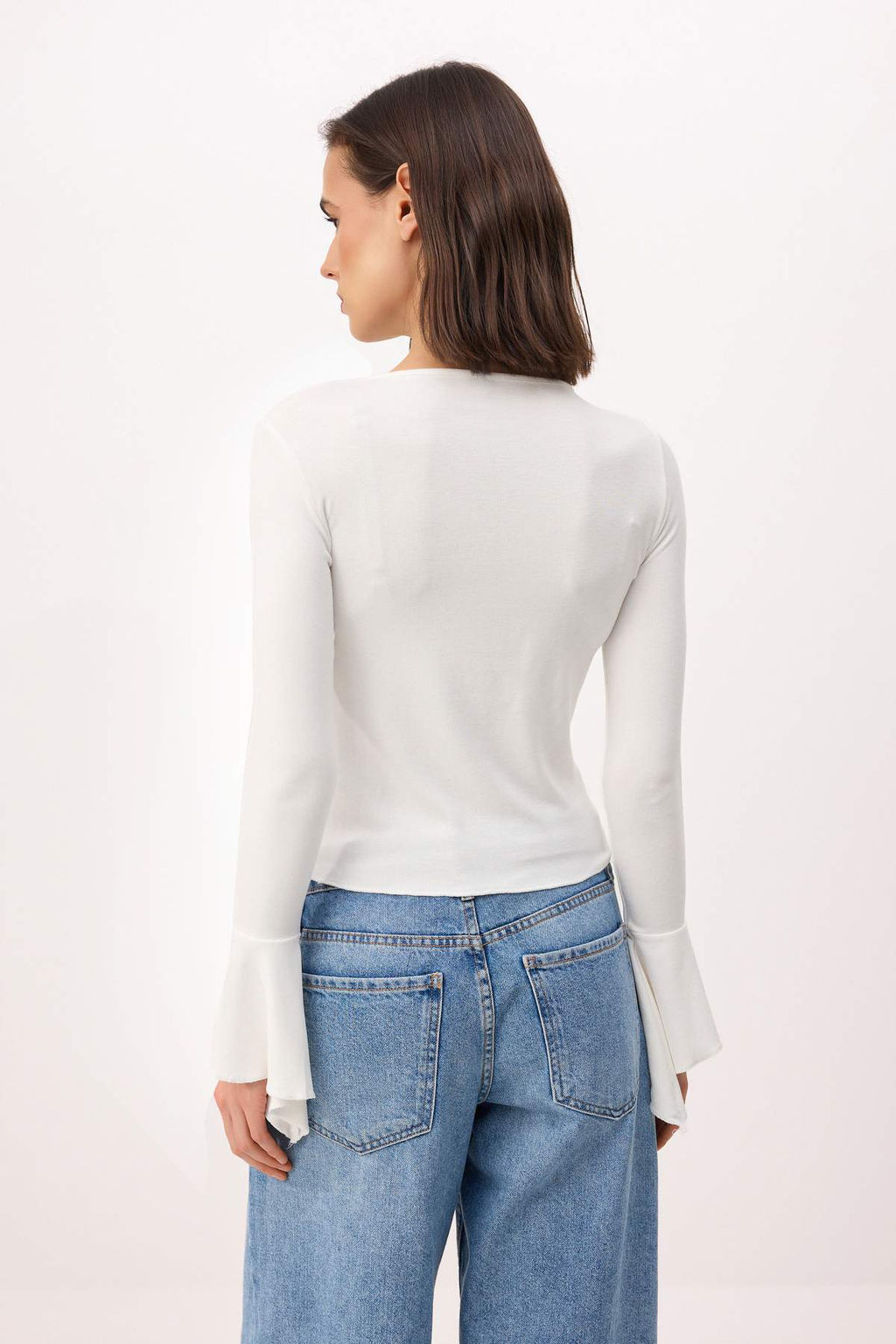 Ekru Fitted/Vucuda Oturan Volanl?/F?rf?rl? Premium Yumusak Orme Bluz TWOSS26BZ00152