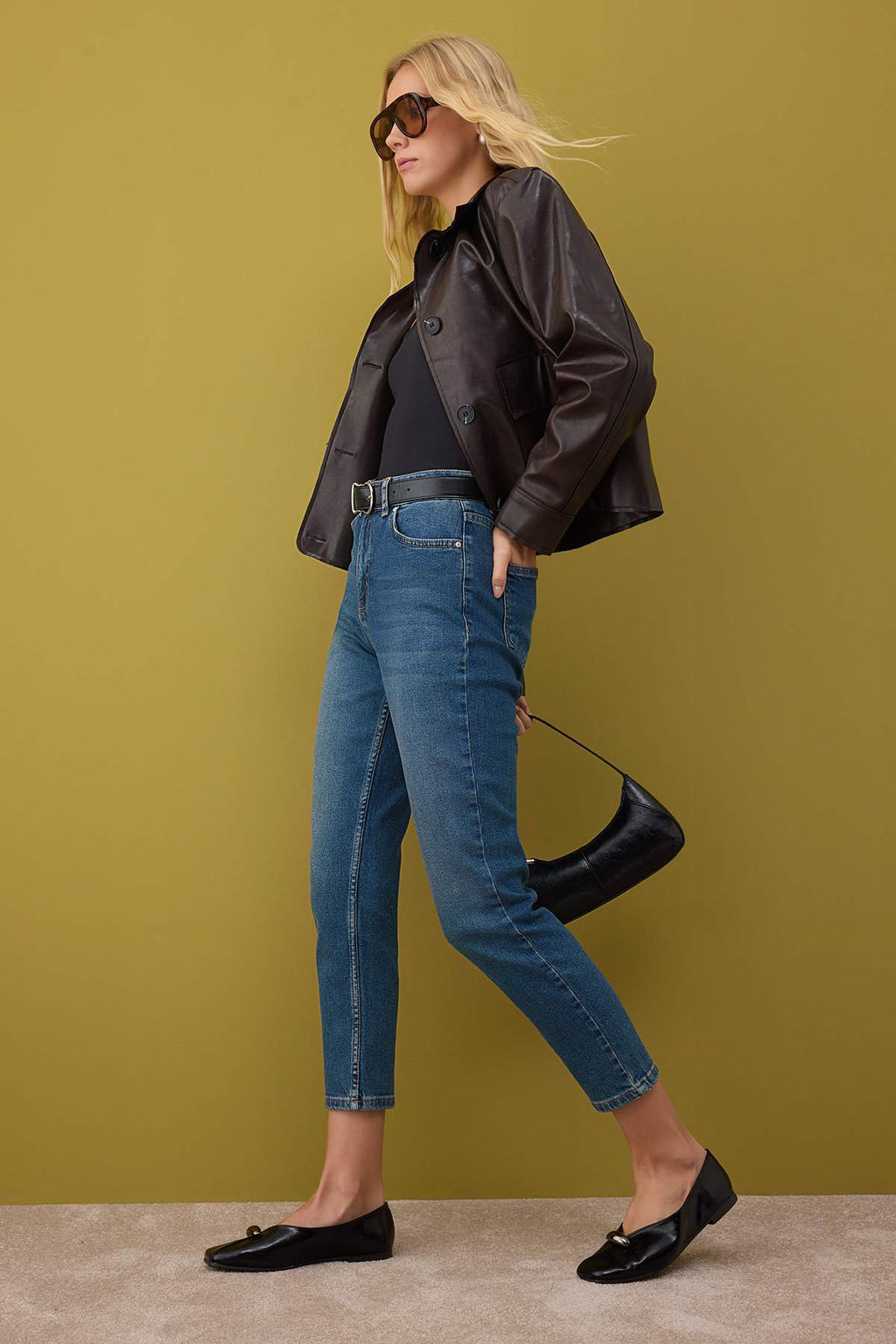 Mavi Yuksek Bel Comfort Mom Jeans TWOAW26JE00056 - Trendyolmilla фото 2