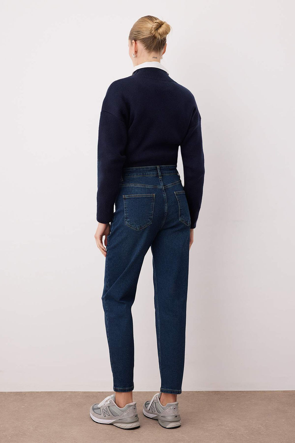 More Sustainable Mavi Yuksek Bel Comfort Mom Jeans TWOAW26JE00057 - Trendyolmilla фото 14