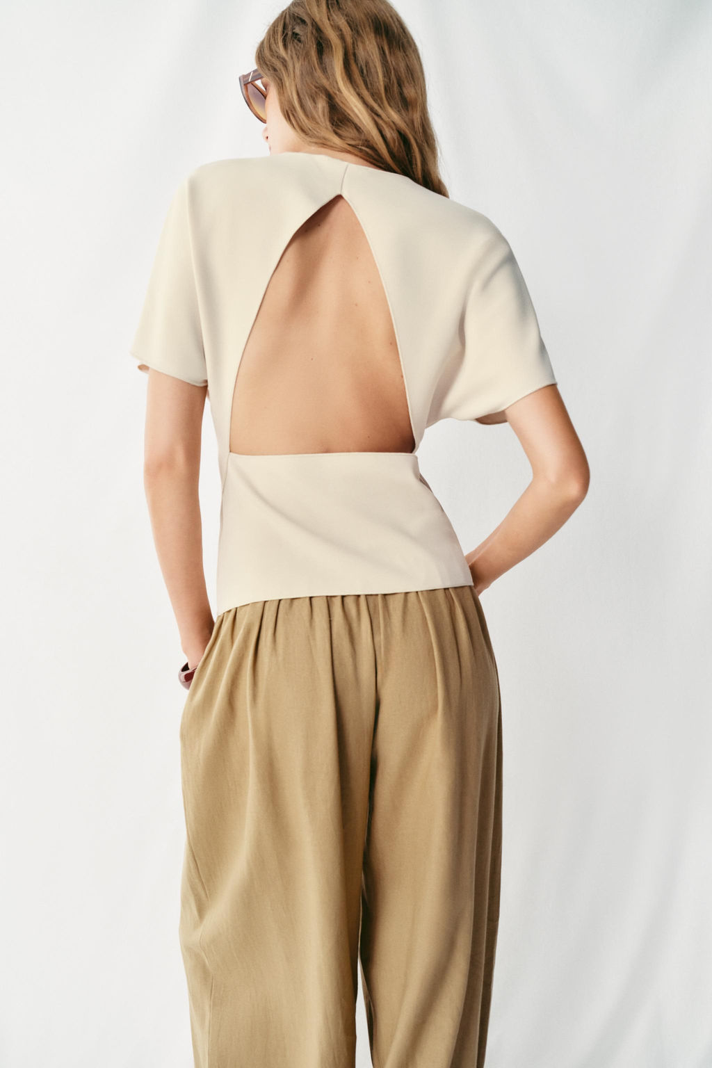 TOP CUT OUT MANGA CORTA / Crudo - Zara фото 4
