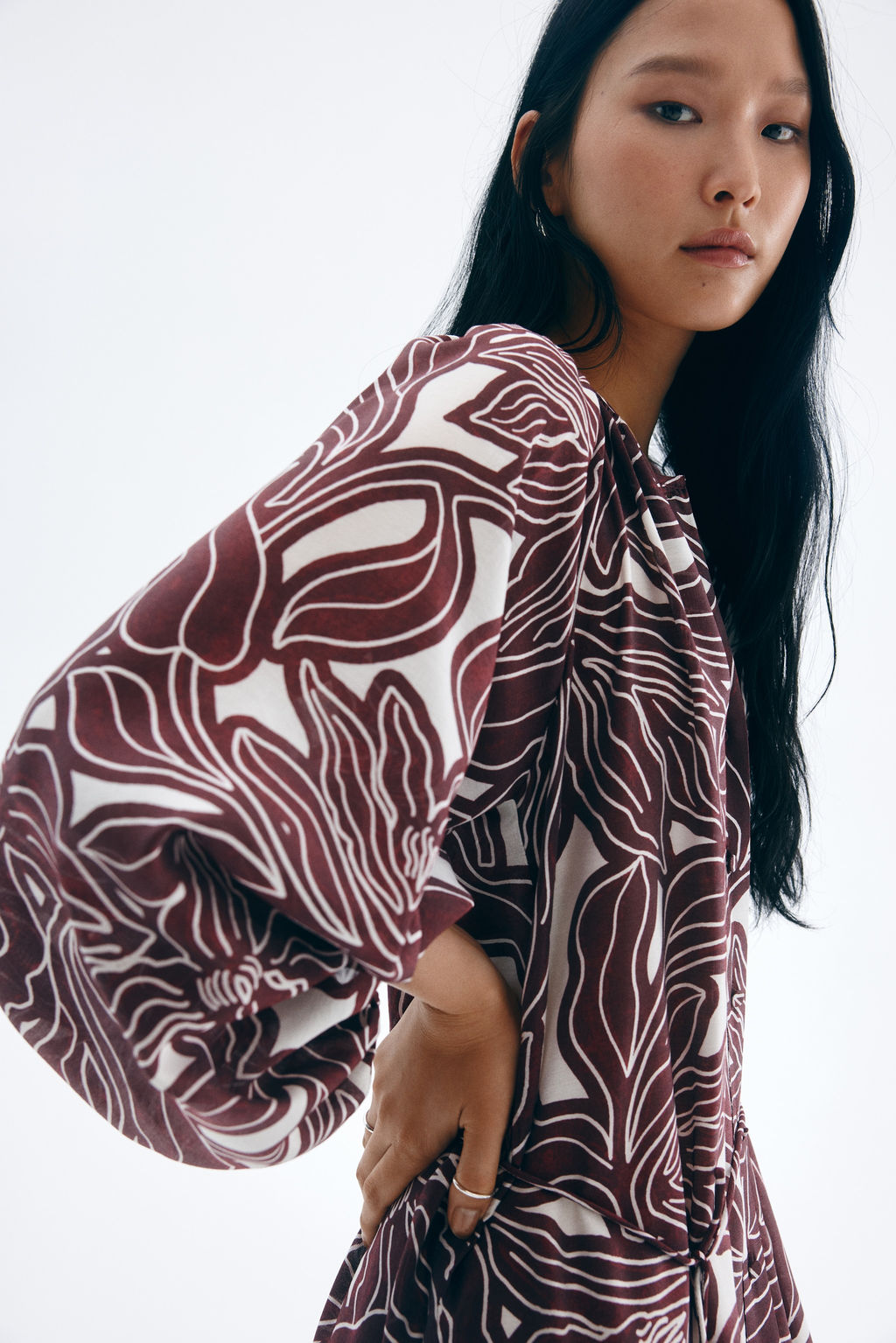 Vestido oversize con cintur?n de anudar - H&m фото 3