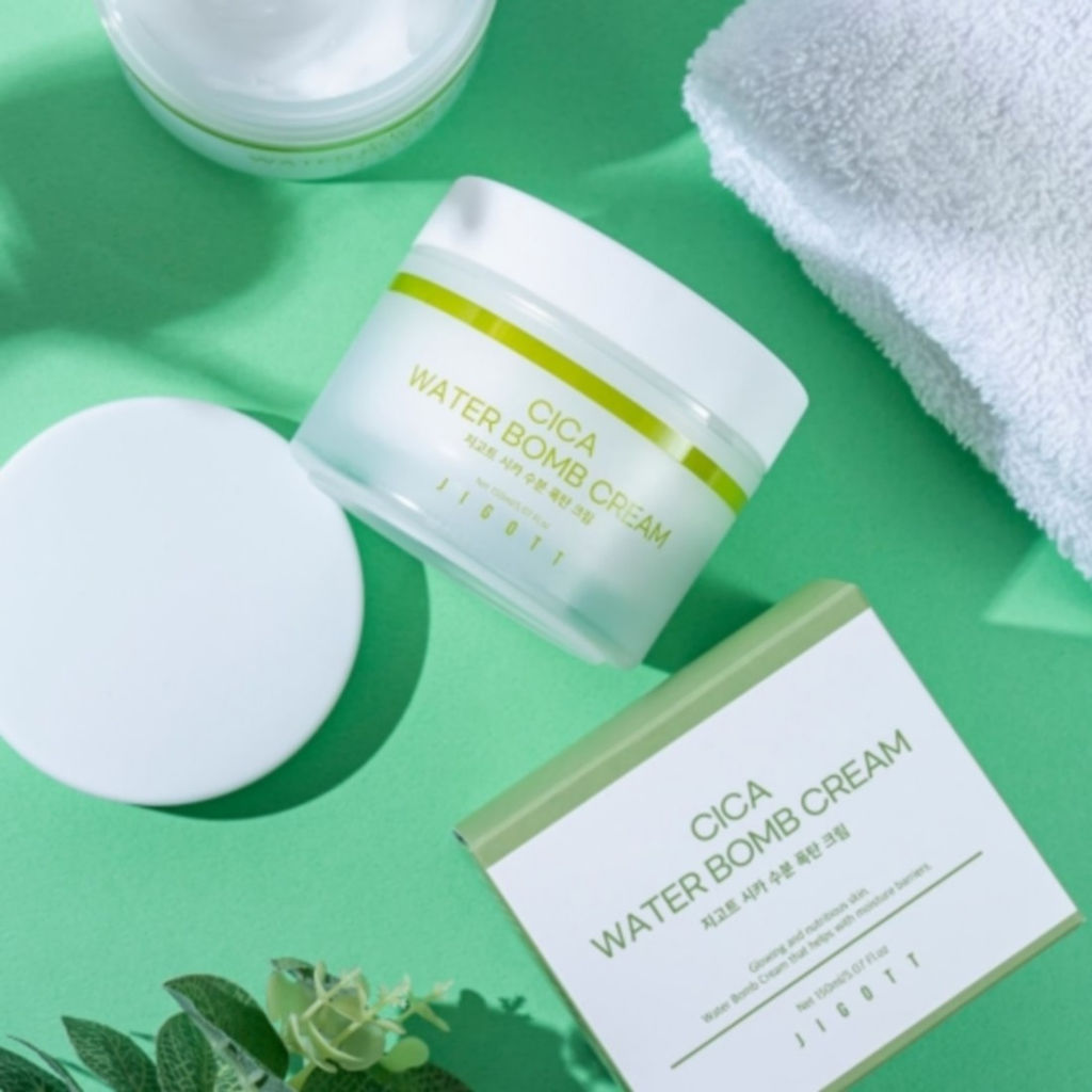 Jigott Крем для лица увлажняющий с центеллой / Cica Water Bomb Cream, 150 мл