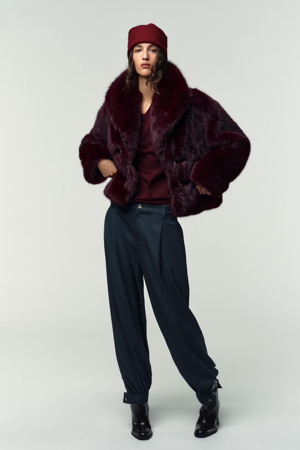 SHORT FAUX FUR COAT WITH FIREMAN CLASPS