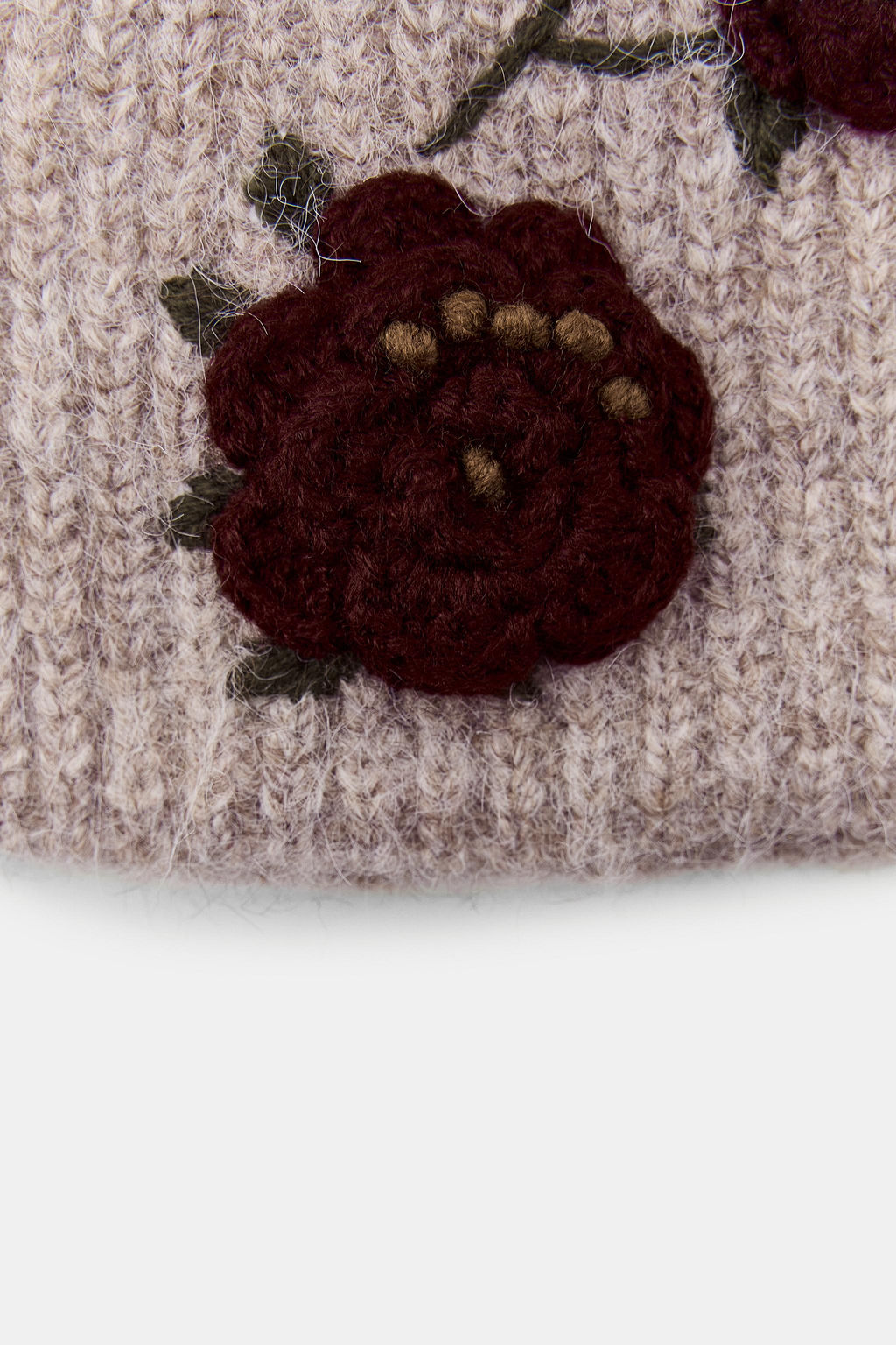 KNIT BEANIE WITH EMBROIDERED FLOWERS - Zara фото 3