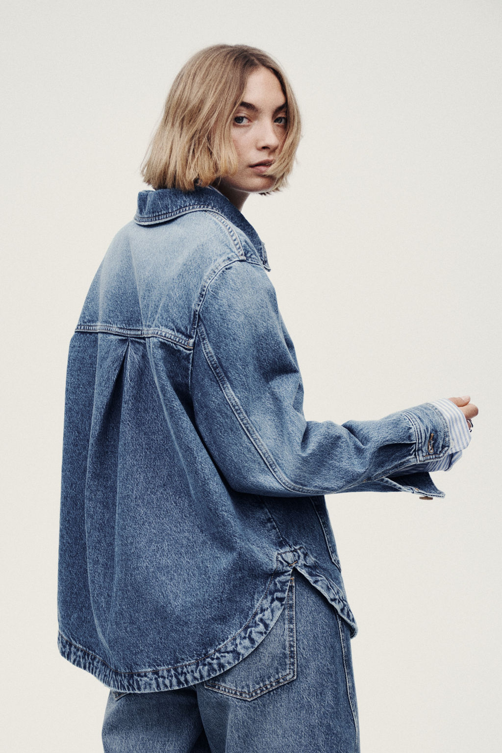 Chaqueta camisera en denim - H&m фото 8