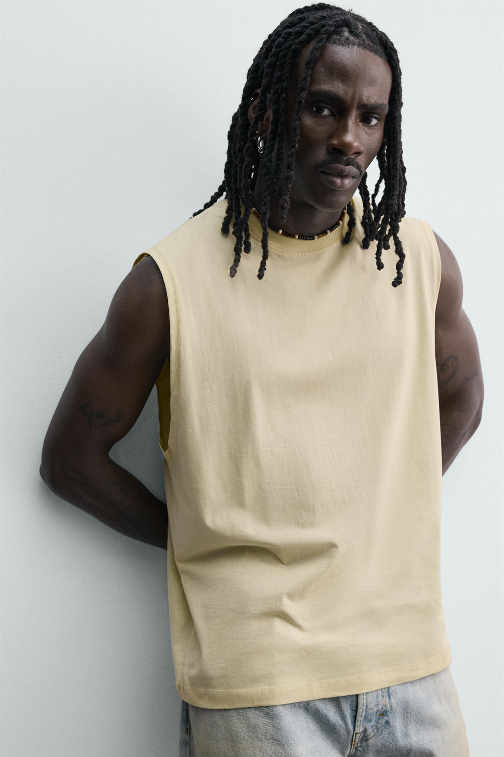 CAMISETA TANK LAVADA / Amarillo claro