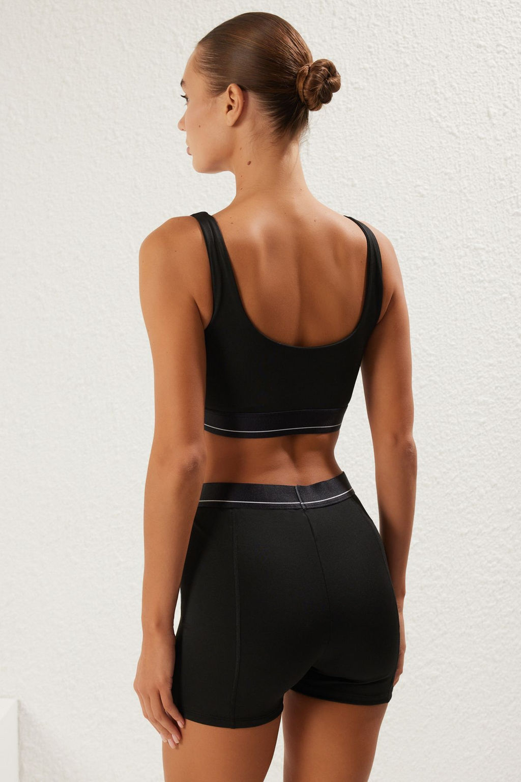 TRENDYOLMILLA Siyah Sloganl? Lastik Detayl? Orme Spor Sort/K?sa Tayt THMSS25TY00003 фото 5