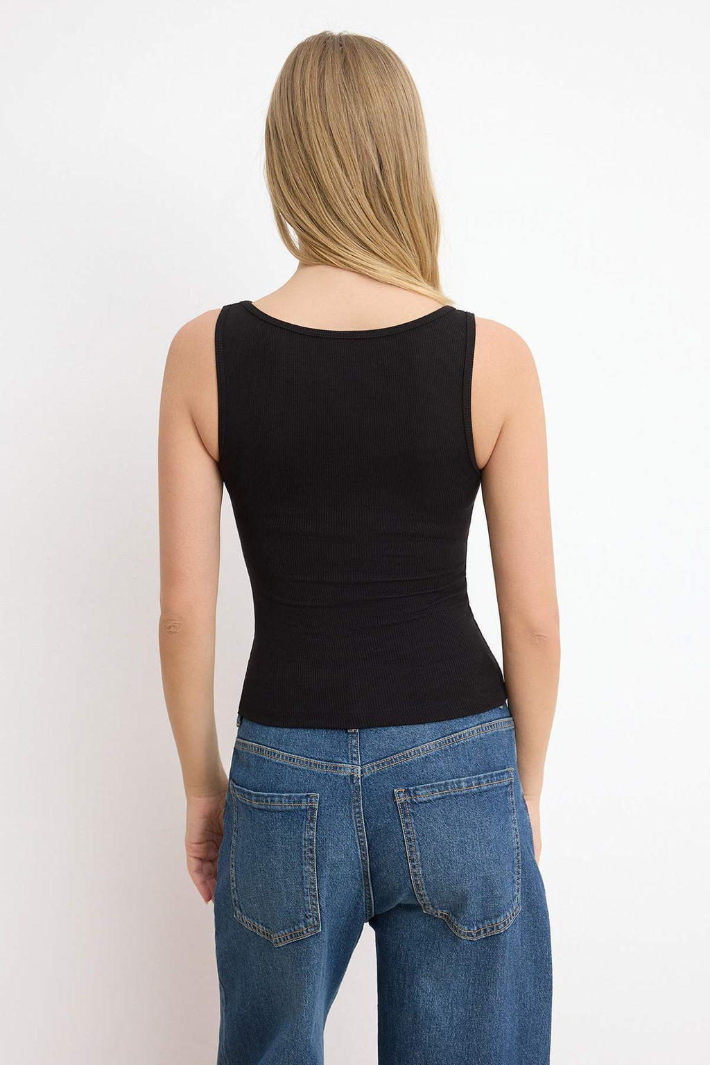 Siyah-Ekru Fitted/Vucuda Oturan Havuz Yaka Kolsuz Fitilli Esnek Orme Atlet TWOSS26AL00020 - Trendyolmilla фото 7