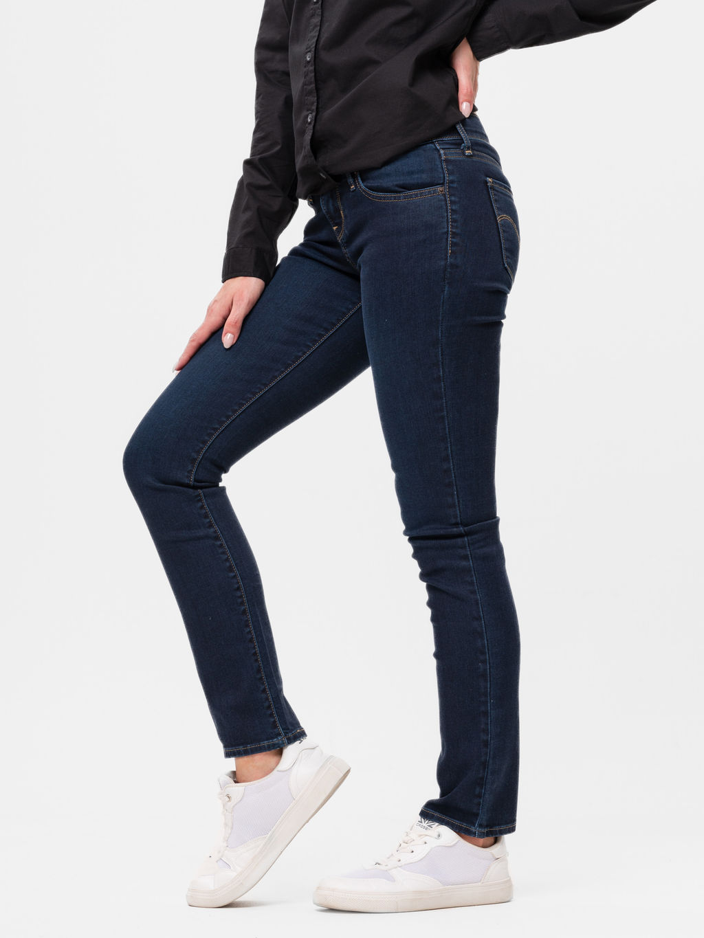 Джинсы женские