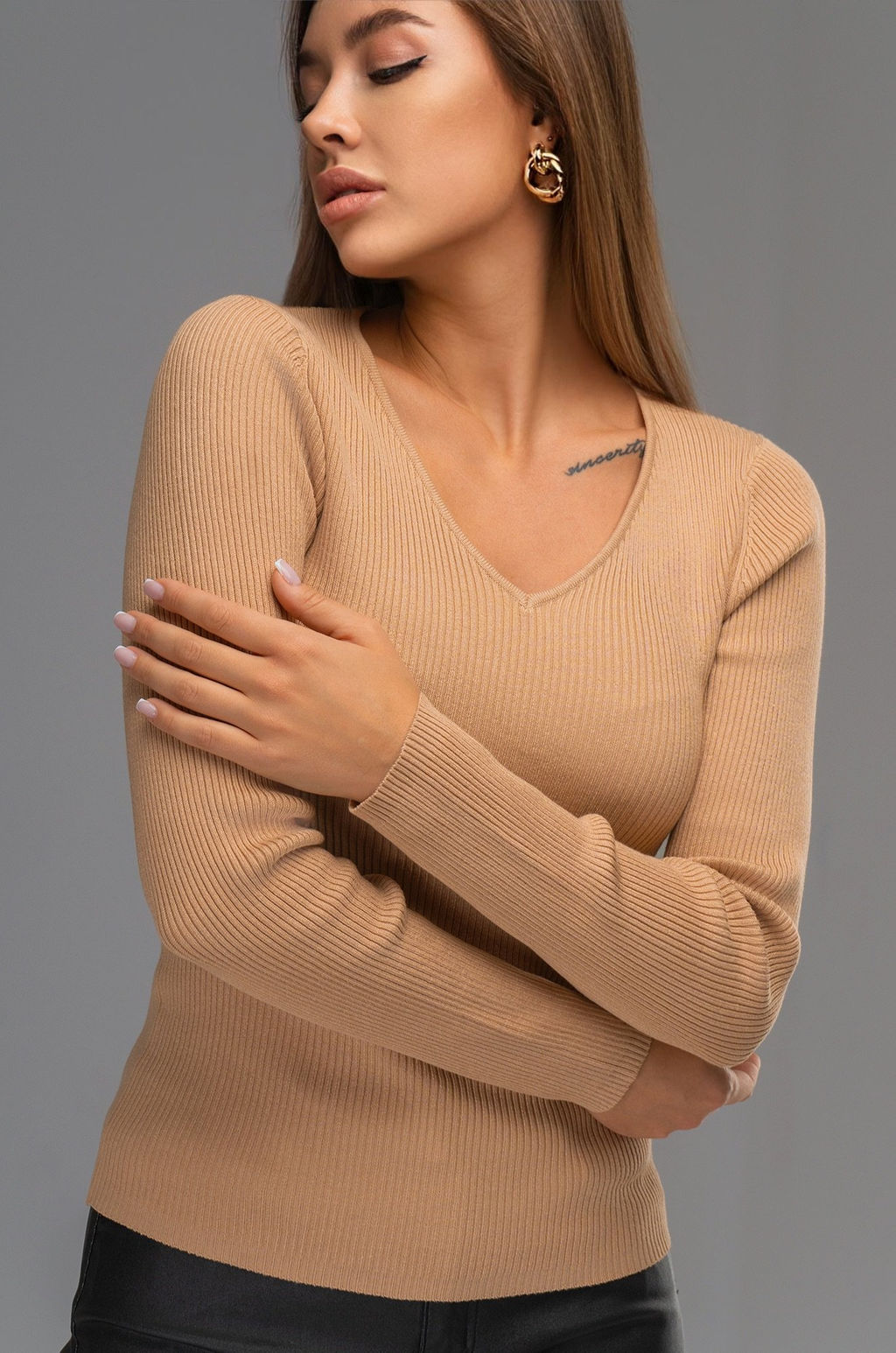 Женский джемпер в рубчик с V-вырезом Happyfox