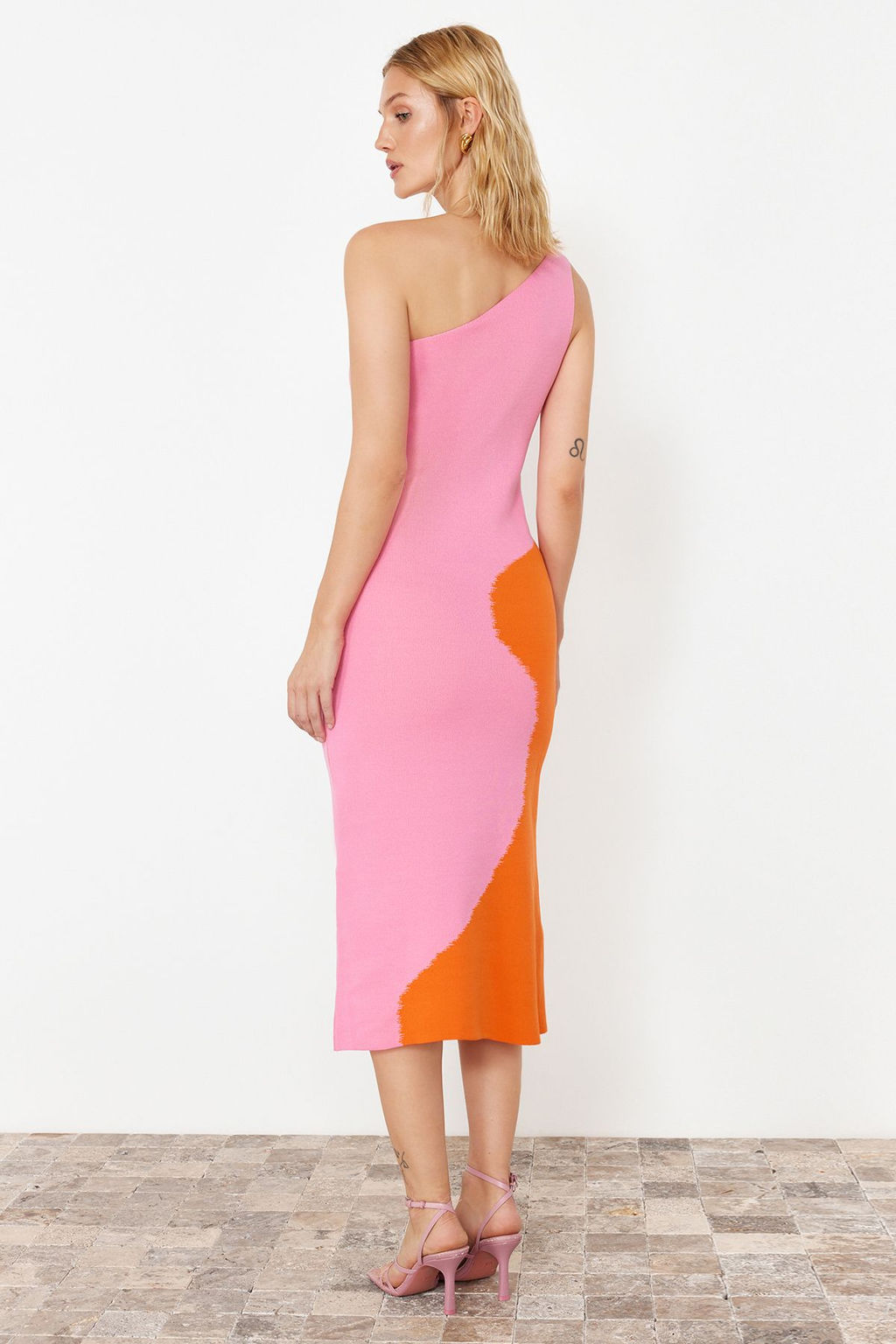 Pembe Renk Bloklu Tek Omuz Triko Elbise TWOSS24EL00462 - Trendyolmilla фото 7