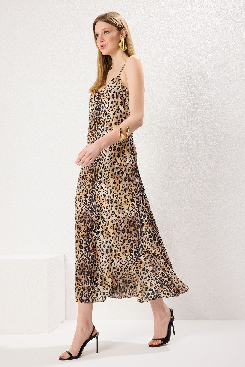 Kahverengi Leopar Desenli Maxi Dokuma Elbise TWOSS23EL02416