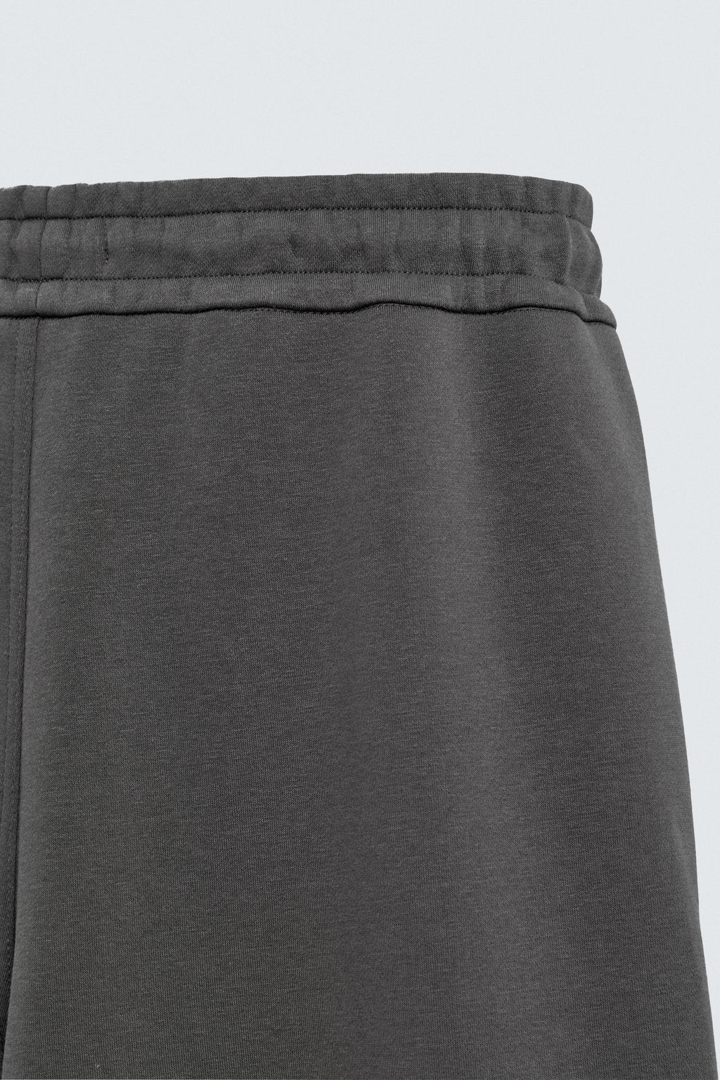 NEOPRENE-EFFECT PLEATED CARGO TROUSERS - Zara фото 8