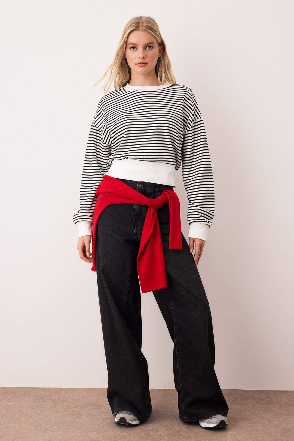 Siyah Cizgili Regular/Normal Kal?p Orme Sweatshirt TWOAW26SW00103 - Trendyolmilla фото 2
