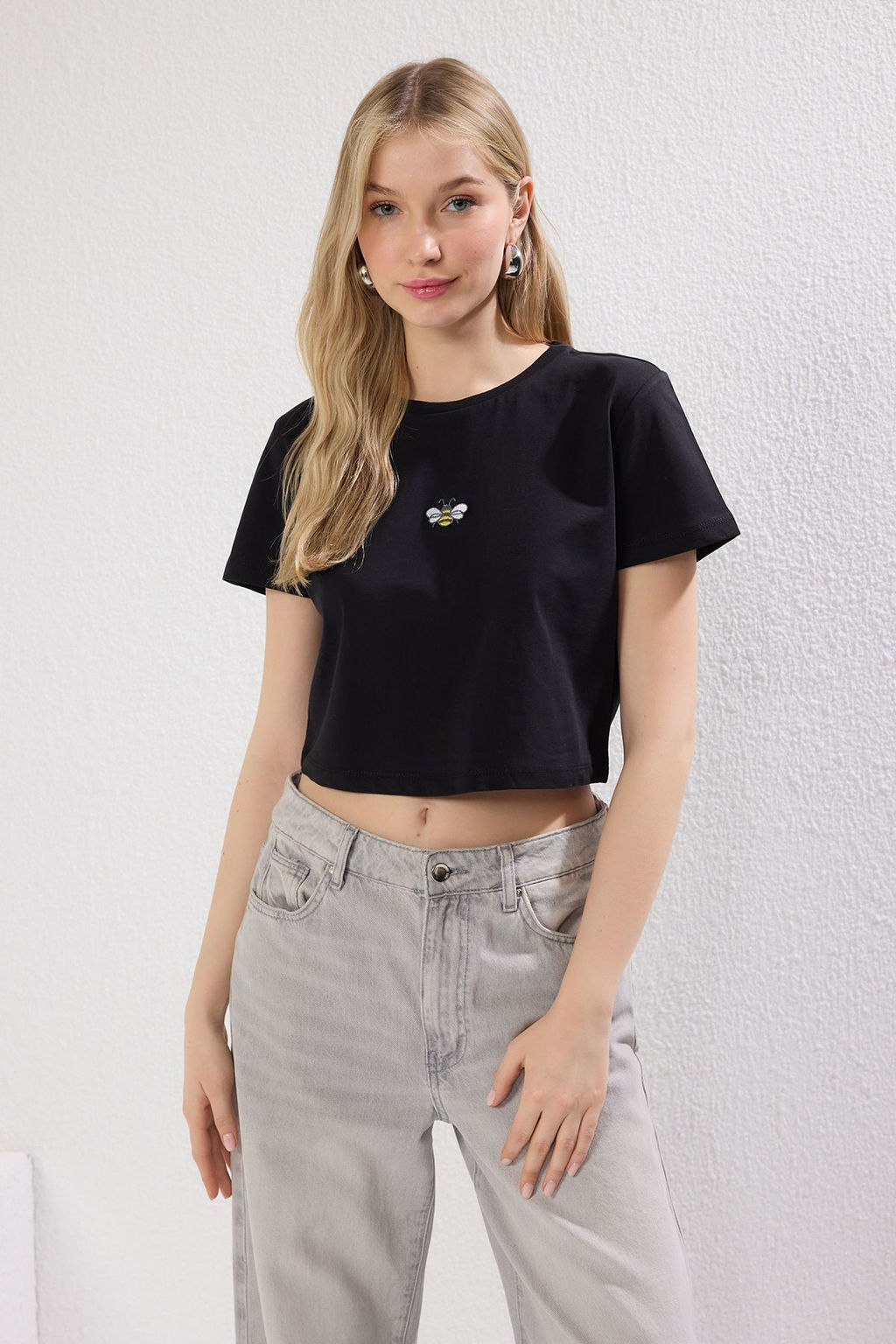 Siyah %100 Pamuk Nak?sl? Crop Bisiklet Yaka Orme T-Shirt TWOSS20TS1377