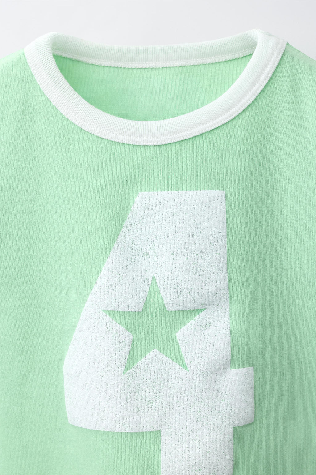 CAMISETA CONTRASTE ESTAMPADO N?MERO / verde lavado - Zara фото 3