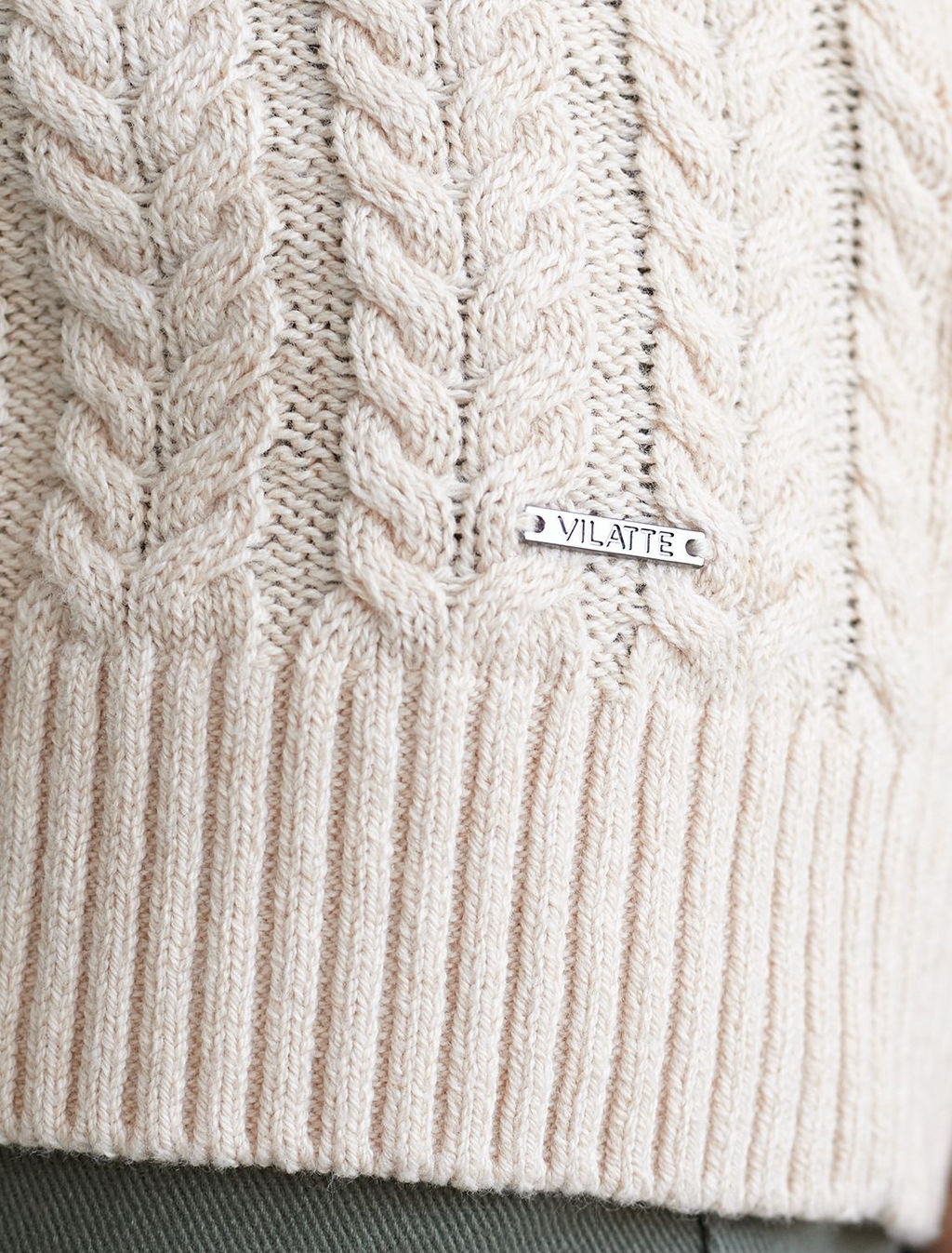 D39.349 Джемпер женский бежевый меланж