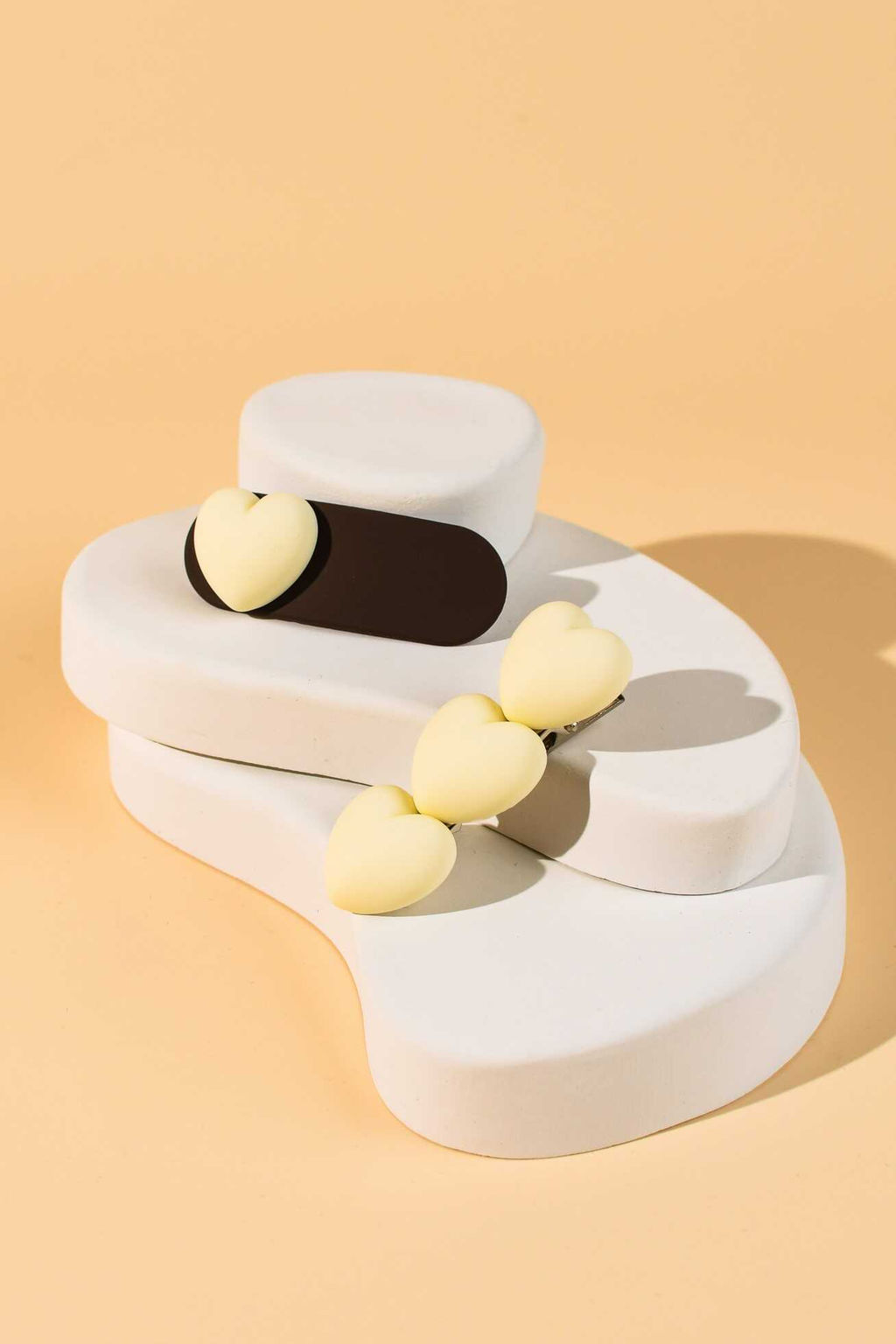 Набор заколок для волос клик-клак, зажим, софт-тач, арт. 71754 / 10 СЕРДЕЧКИ (в наборе: 2шт., 6,4; 6,7 см, черный металл, поликарбонат, полиэфирная смола, цвет: бежевый, коричневый, подложка из мелованного картона + ПЭТ-пакет с европодвесом)